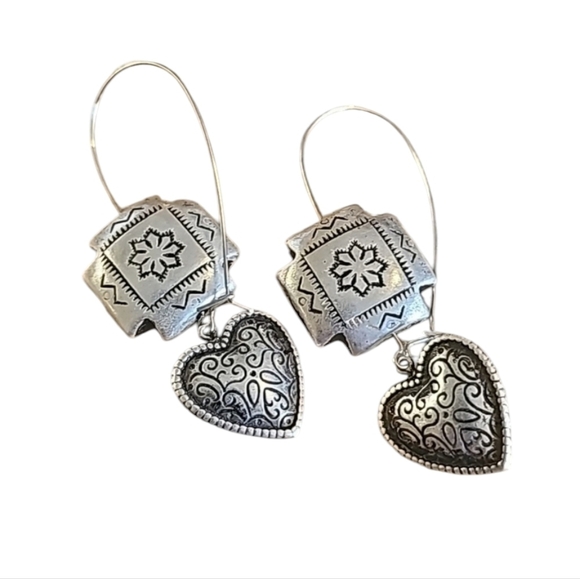 Navajo Sweetheart Puffy Heart Antiqued Silver Earrings - Picture 1 of 3